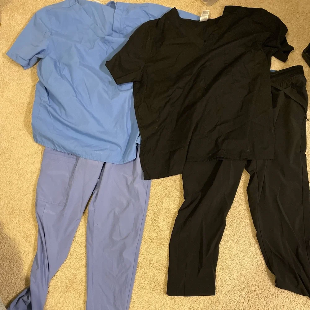 Scrub sets - Picture 1 of 10